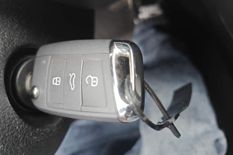 Used Volkswagen Lavida 2024 1.5L Automatic DeYi Edition Vehicle Key