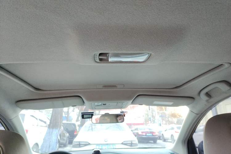 Used Nissan Tiida 2011 1.6L Manual Smart Version Headliner