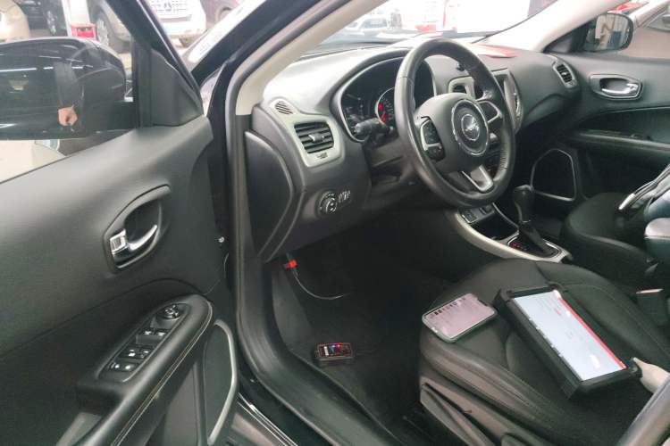 Used Jeep Compass 2019 200T Automatic Family Edition - Connected Large Screen Version
