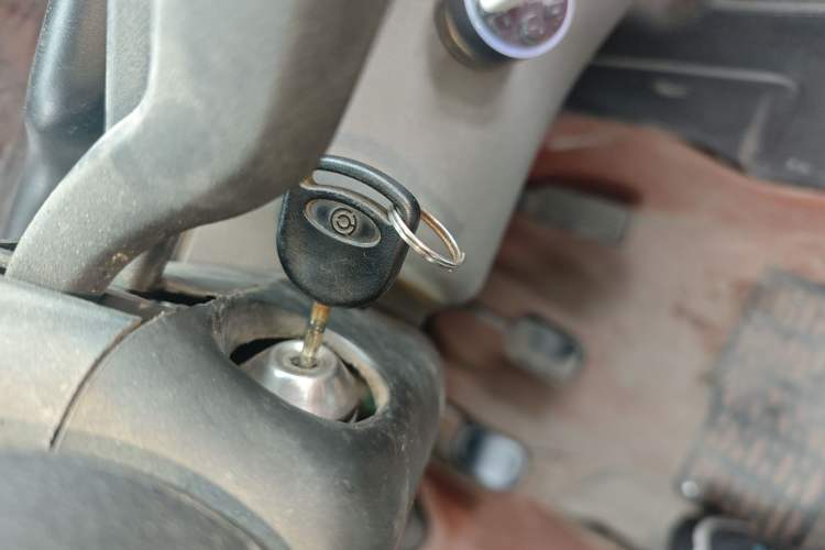 Used JMC Transit 2017 2.8T Commercial Version Short Wheelbase Mid-Roof 6/7/8-Seater JX493 Vehicle Key