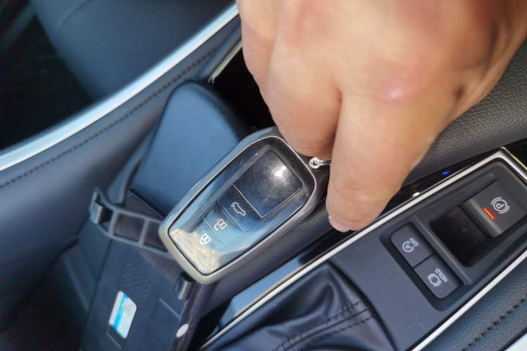 Used Toyota Avalon 2023 2.0L Luxury Edition
