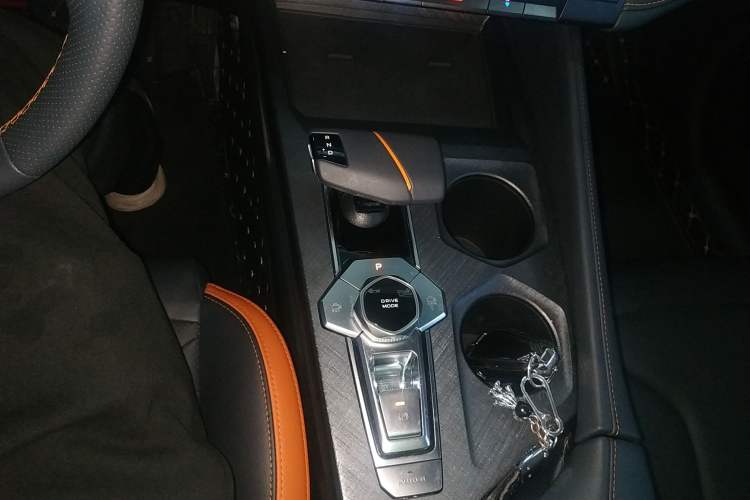 Used CHANGAN UNI-V 2023 1.5T Prestige Model
