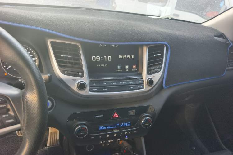 Used Hyundai Tucson 2018 1.6T Dual-Clutch Two-Wheel Drive 15th Anniversary Special Edition