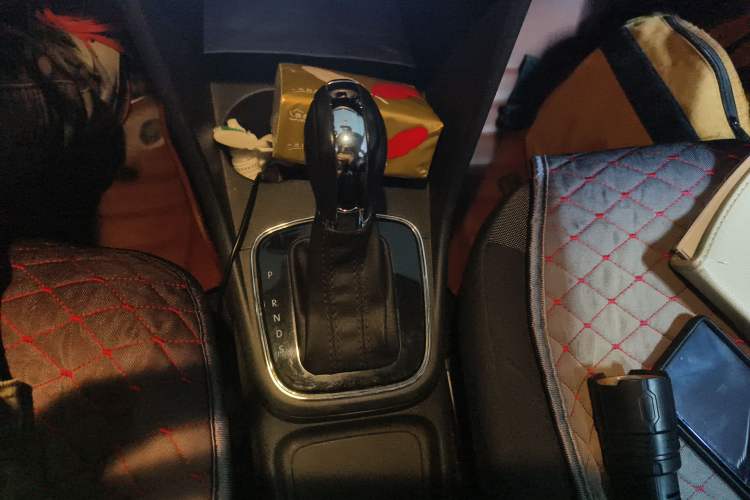 Used Volkswagen Polo 2016 1.6L Automatic Comfort Model Gear Lever