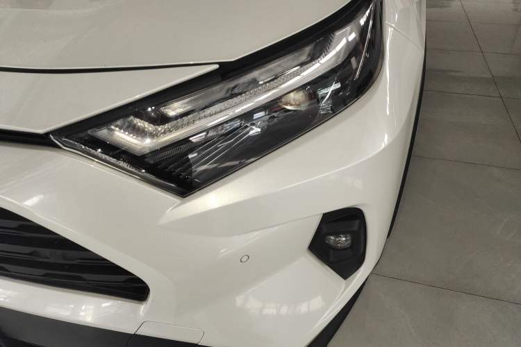 Used Toyota RAV4 2023 2.0L CVT Two-Wheel Drive Fashion Plus Edition