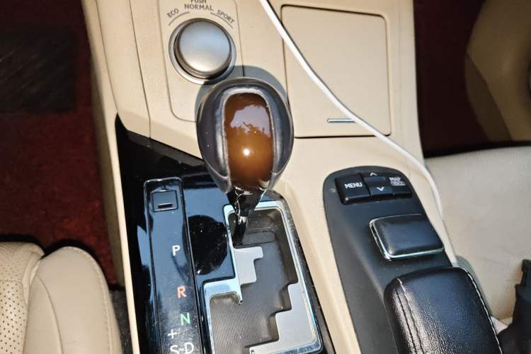 Used Lexus ES 2013 250 Elegant Edition Gear Lever