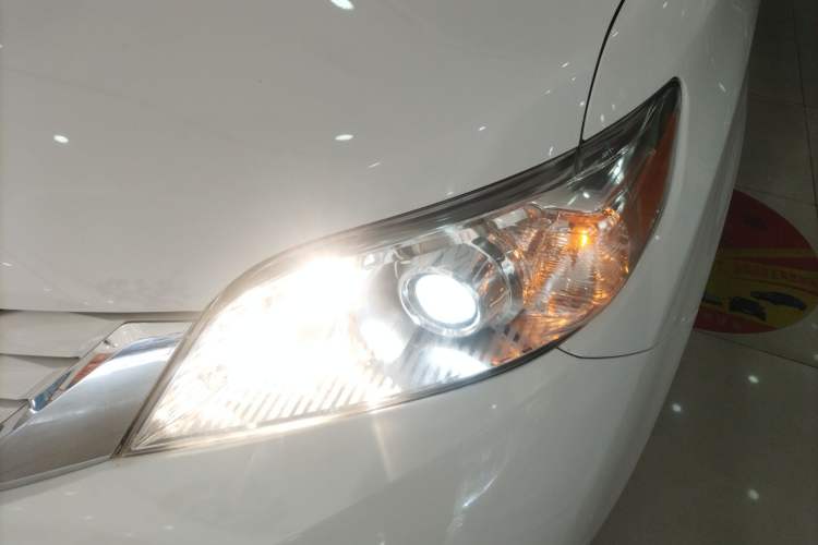 Used Toyota Sienna 2015 3.5L Two-Wheel Drive L
