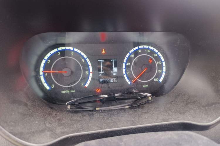 Used CHANGAN KAICHENG Ruixing M60 2023 1.5L GDI Elite-Class Passenger Vehicle 6/7 Seats Instrument Cluster