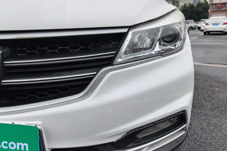 Used Baojun 730 2019 1.5T Manual Fashion Model 7-seater China VI