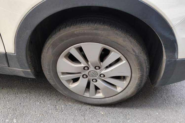 Used Suzuki S-Cross 2014 1.6L CVT Two-Wheel Drive Entry Model Right Front Wheel Hub