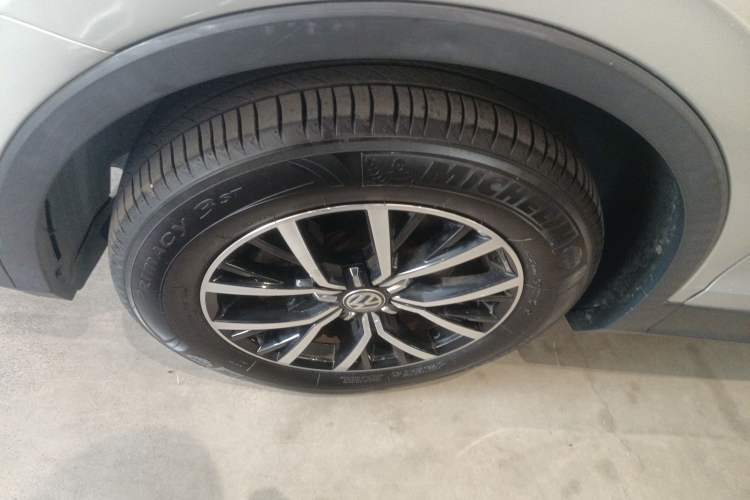 Used Volkswagen Tiguan L 2017 330TSI Automatic Two-Wheel Drive Luxury Edition