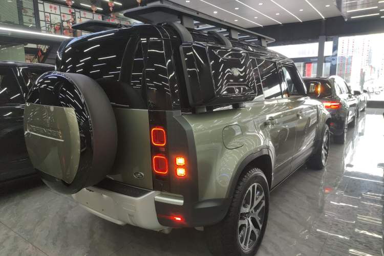 Used Land Rover Defender 2024 110 3.0T P400 Dark Edition Rear Right 45 Deg