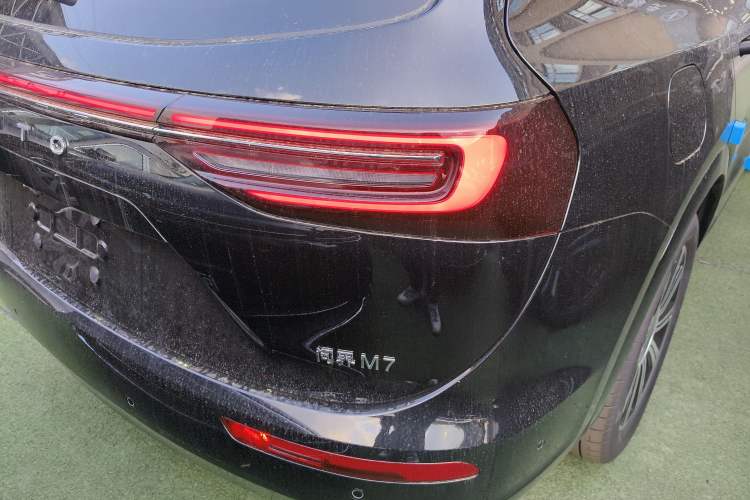 Used Hima AITO M7 2024 1.5T Intelligent Driving Rear-Drive Pro Version 5 Seats Right Rear Taillight