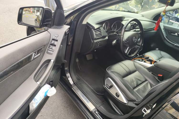 Used Mercedes-Benz R-Class 2017 R 320 4MATIC Business Edition Prestige Model