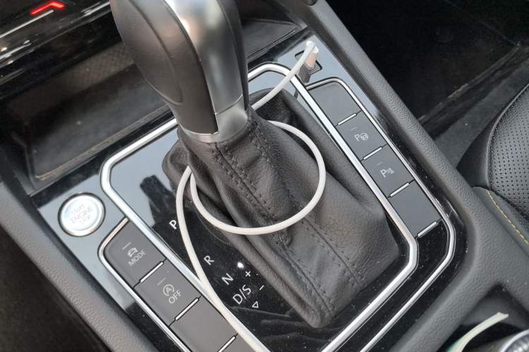 Used Volkswagen FAW-Volkswagen CC 2023 380TSI Striking Edition Gear Lever