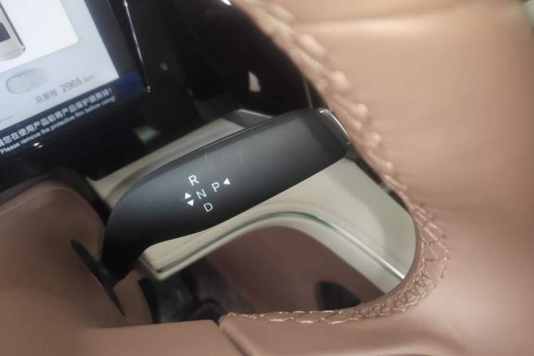 Used BYD Xia 2025 DM-i 1.5T 180km Excellence Model Gear Lever