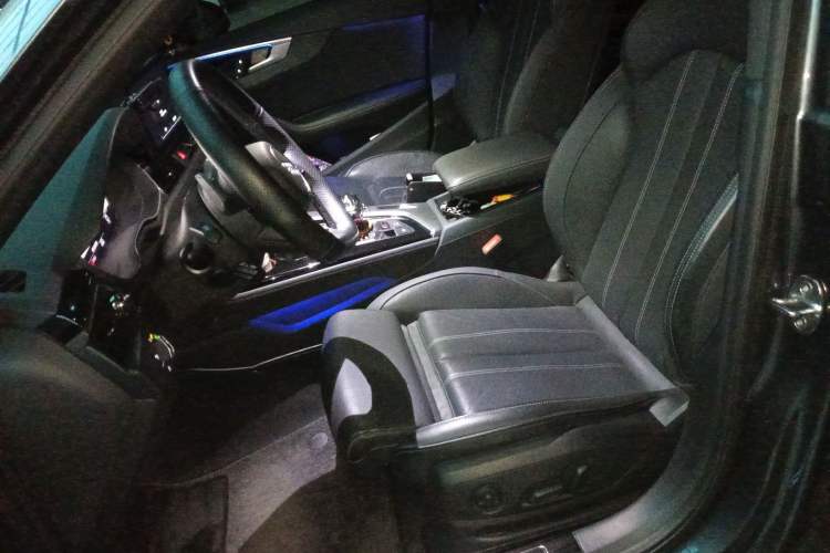 Used Audi A4L 2023 40 TFSI Luxury Dynamic Model