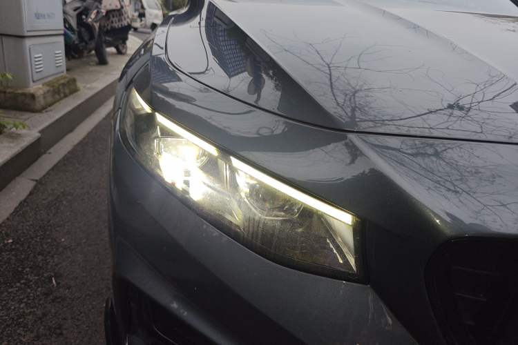 Used Geely Auto Preface 2024 2.0TD Qingyun Edition Right Front Headlight