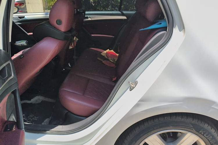 Used Volkswagen Golf 2018 1.6L Automatic Fashion Model

