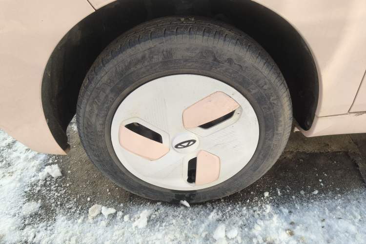 Used Chery QQ Ice Cream 2022 120km Milkshake Phosphate Lithium-Iron
