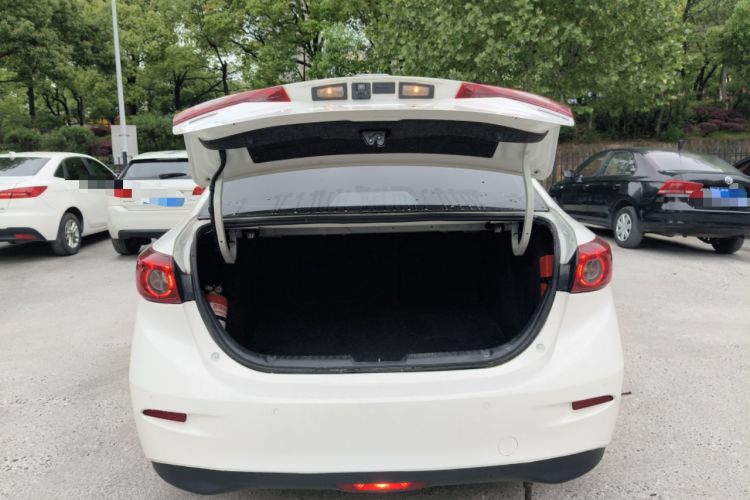 Used Mazda 3 Axela 2017 Sedan 1.5L Automatic Luxury Model China VI Standard