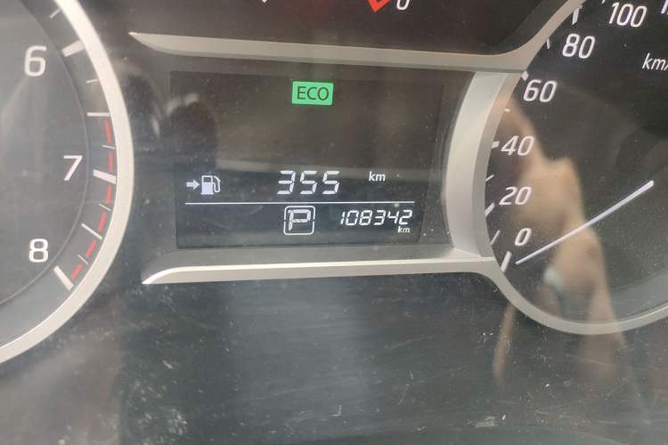 Used Nissan Lannia 2016 1.6L CVT Smart Cool Edition Odometer Close Up