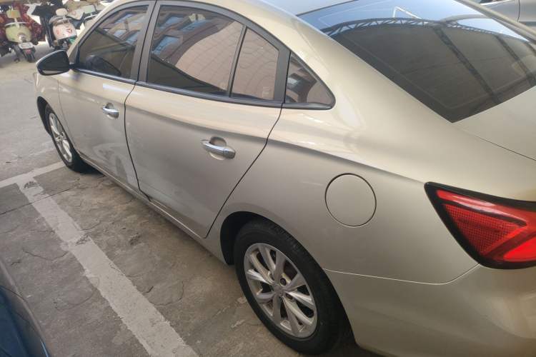 Used Roewe i5 2020 1.5L Manual 4G Connect Luxury Edition
