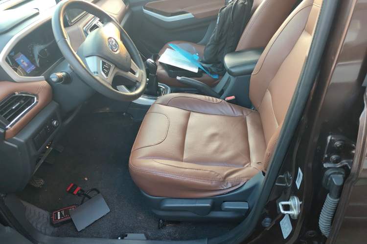 Used BAIC Changhe M70 2017 1.5L manual aviation cabin
