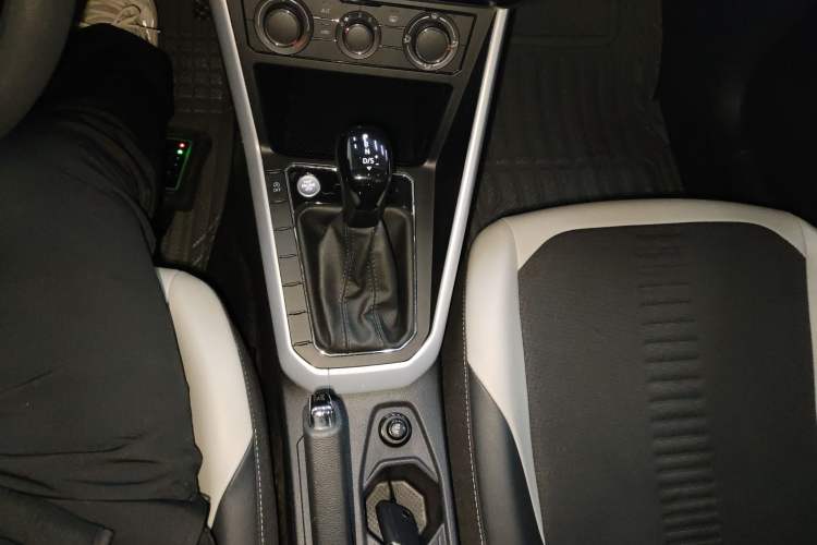 Used Volkswagen Polo 2021 Plus 1.5L Automatic Colorful Tech Edition Gear Lever