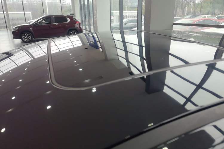 Used Hongqi H5 2020 1.5T DCT Flagship Edition Roof