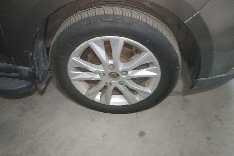 Used Baojun 730 2014 1.5L Manual Luxury Navigation ESP Version 7 Seats