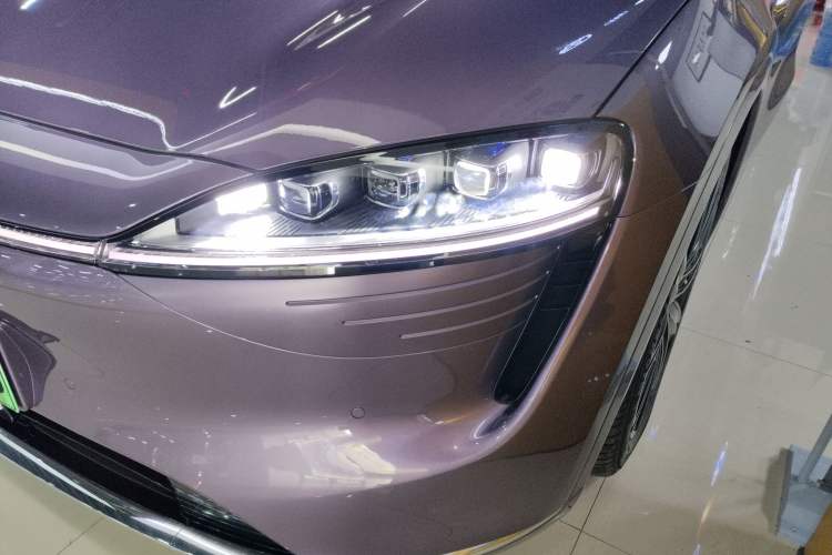 Used Hima Luxeed R7 2025 Extended-Range 331km Ultra Left Front Headlight