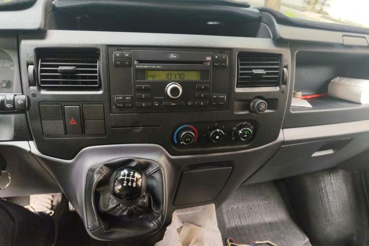 Used Ford Transit Custom 2009 2.4T Diesel Multi-Function Long Wheelbase Mid-Roof Emission Standard III
