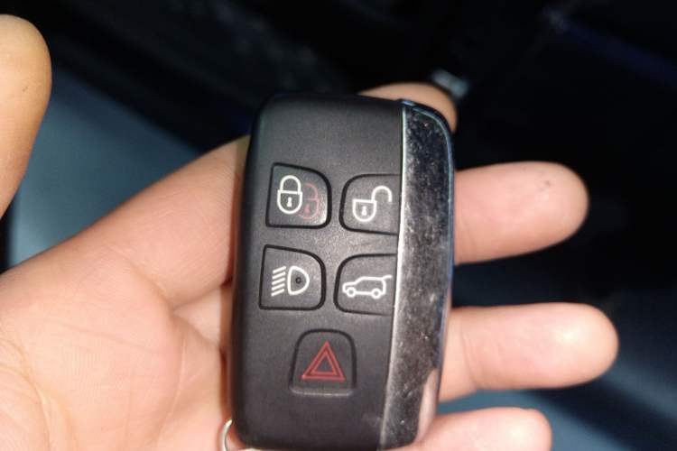 Used Land Rover Discovery Sport 2017 2.0T SE Interior 1