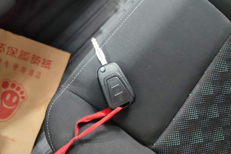 Used SAIC MAXUS Xintu V80 2021 2.0T Manual Classic Aoyuntong Long Wheelbase Mid-Roof 6/7/8/9-Seater
