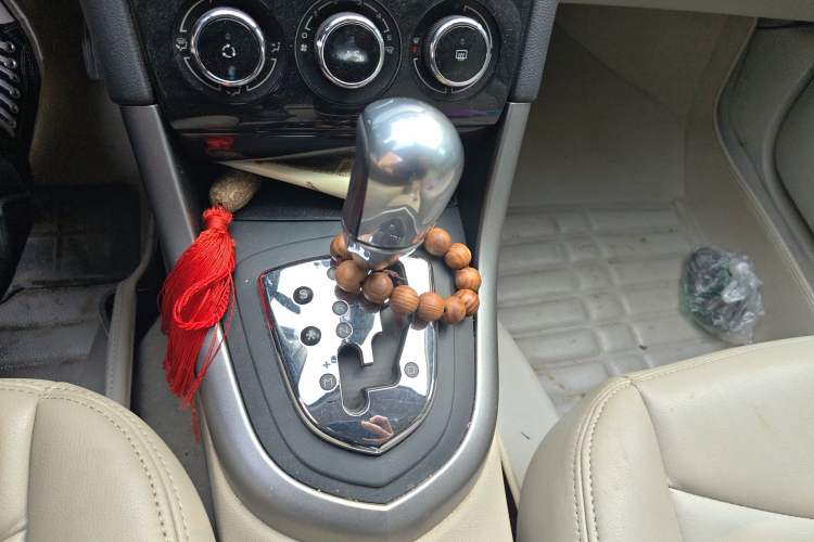 Used Peugeot 408 2013 2.0L Automatic Comfort Edition Gear Lever