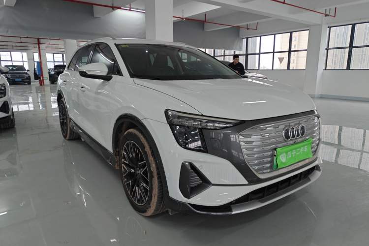 Used Audi Q5 e-tron 2023 40 e-tron Starry Edition Mecha Kit
