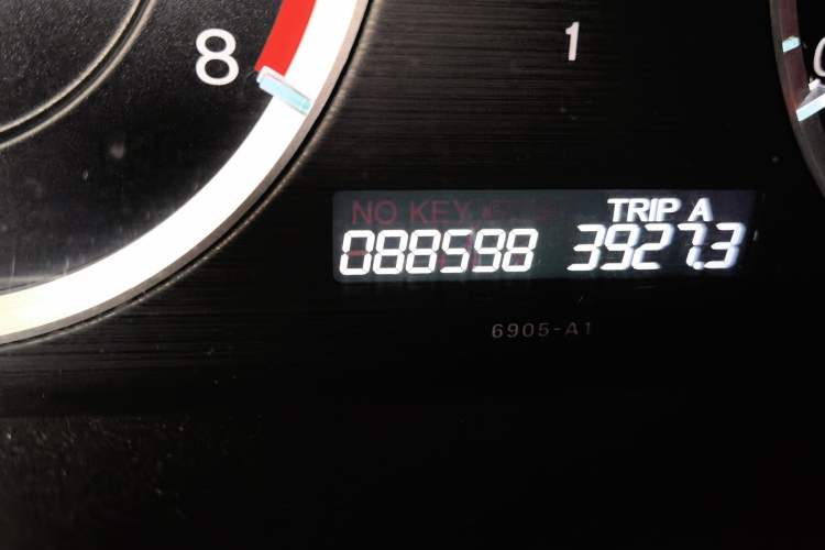 Used Honda Accord 2011 2.4L EX Odometer Close Up