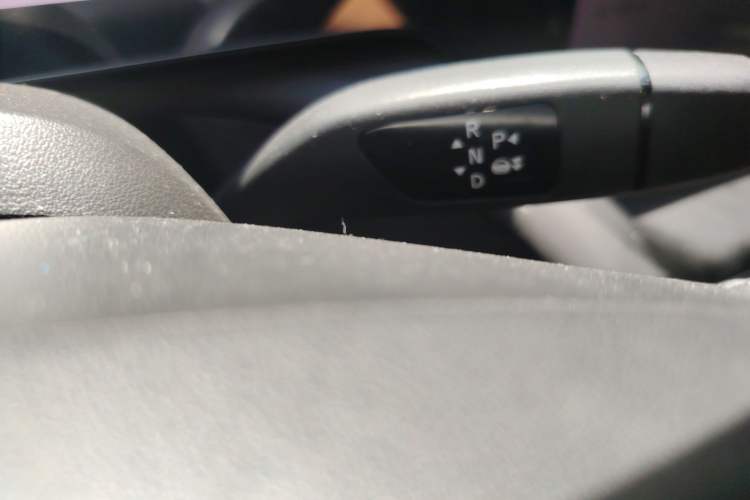 Used XPeng P7 2021 670E Pengyi Edition Gear Lever