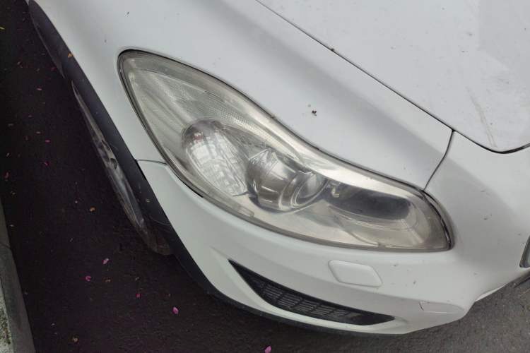 Used Volvo C30 2012 2.0L Aktiv Dynamic Package Edition Right Front Headlight