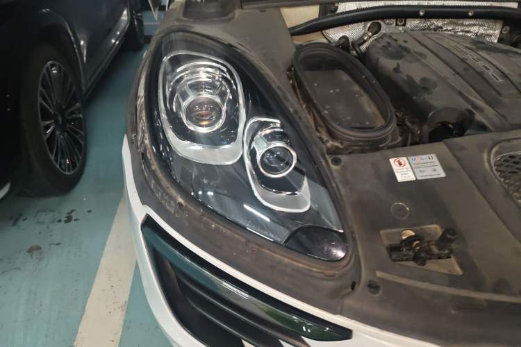 Used Porsche Macan 2017 Macan 2.0T Right Front Headlight