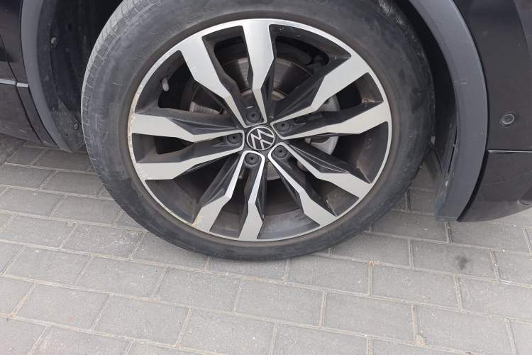 Used Volkswagen Tiguan L 2021 330TSI Automatic Two-Wheel Drive R-Line Enhanced Edition Right Front Wheel Hub