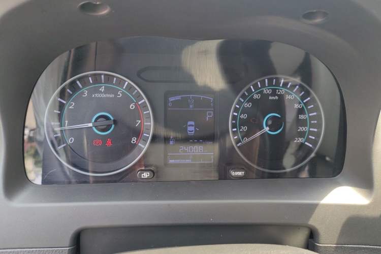 Used FORTHING Joyear XV 2015 1.6L CVT Comfort Model
