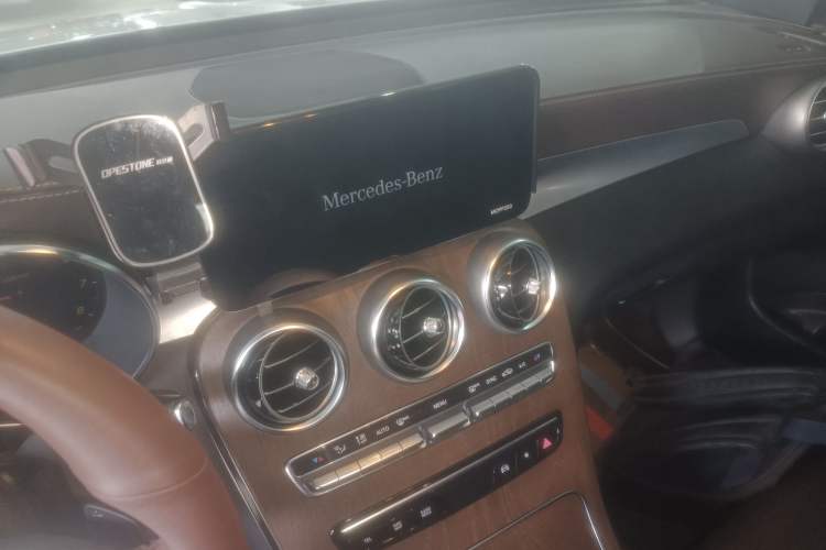 Used Mercedes-Benz GLC 2020 GLC 300 L 4MATIC Dynamic Edition Audio And AC Panel