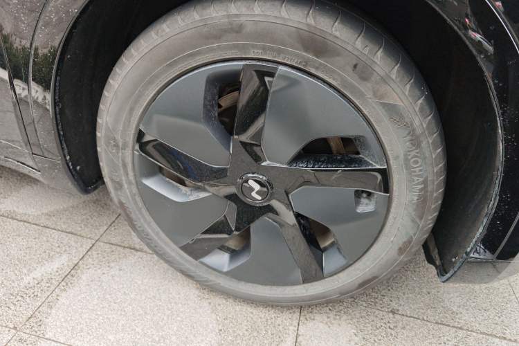 Used ONVO L60 2024 60 kWh Rear-Drive Version