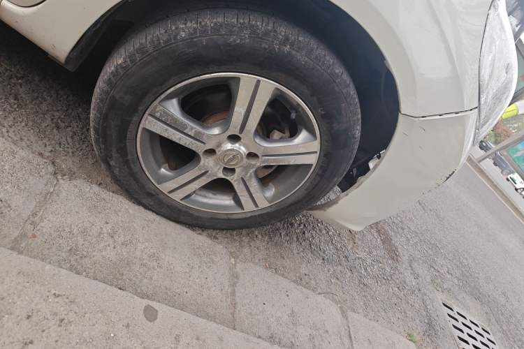 Used Nissan Sunny 2011 1.5XE Manual Comfort Edition Right Front Wheel Hub