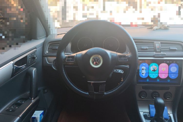 Used Volkswagen Lavida 2013 Revised Version 1.6L Automatic Luxury Edition Steering Wheel