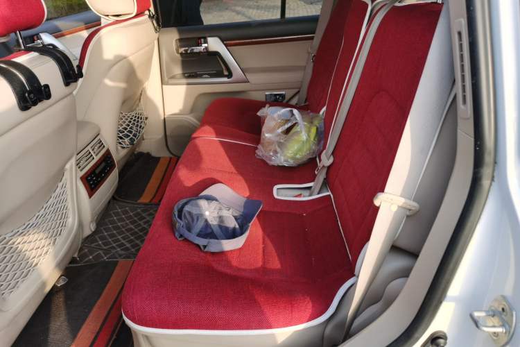 Used Toyota Land Cruiser 2012 4.0L Automatic VX
