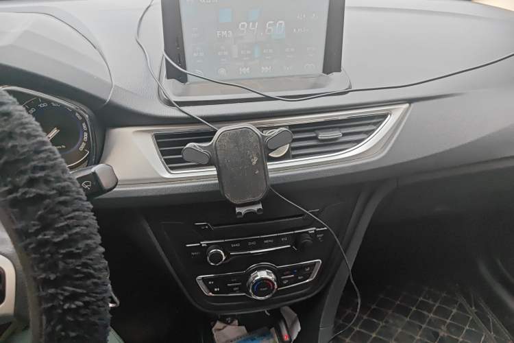 Used Changan Alsvin V7 2015 1.6L Manual LeShang Edition China IV