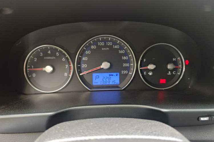 Used Hyundai Santa Fe Classic 2011 2.4 Comfort Edition 7-Seater Two-Wheel Drive